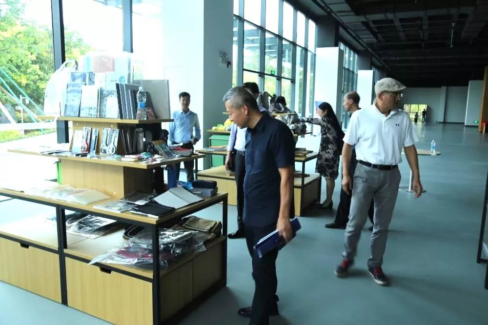 【研討獻策?助力鹽田臨港產業發展】鹽田區政協經濟委專題研討會在海格云鏈大樓召開 【研討獻策?助力鹽田臨港產業發展】鹽田區政協經濟委專題研討會在海格云鏈大樓召開