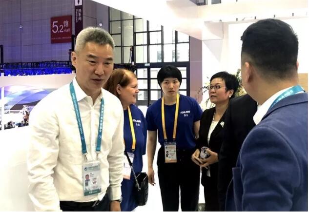 【直擊?進博會】楊軍區長助力企業發展 海格抓牢進博會契機 【直擊?進博會】楊軍區長助力企業發展 海格抓牢進博會契機